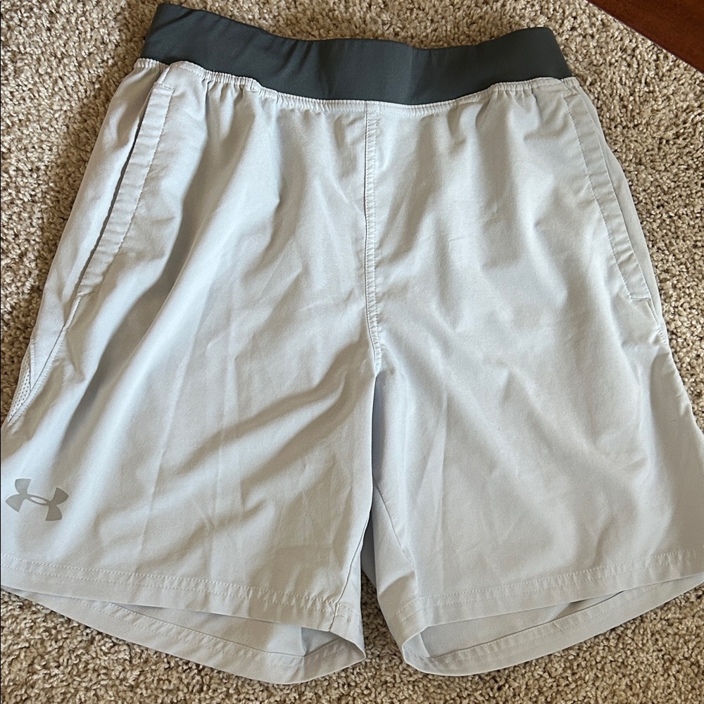 Under Armour Men's Light Gray Athletic Shorts